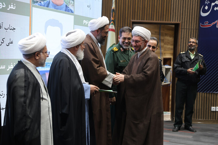 تصاویر / / برگزاری اولین همایش استانی نهج البلاغه ستاد فرماندهی انتظامی استان همدان