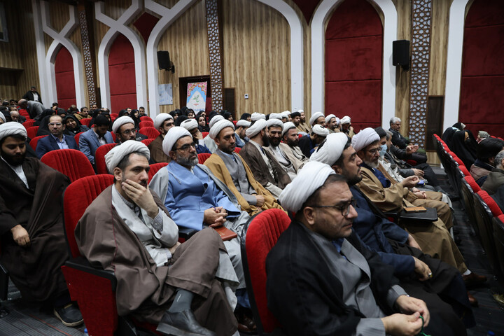 تصاویر / / برگزاری اولین همایش استانی نهج البلاغه ستاد فرماندهی انتظامی استان همدان