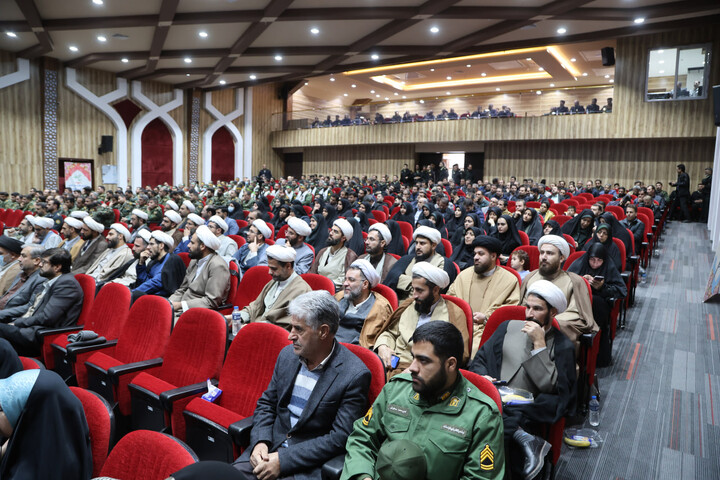 تصاویر / / برگزاری اولین همایش استانی نهج البلاغه ستاد فرماندهی انتظامی استان همدان