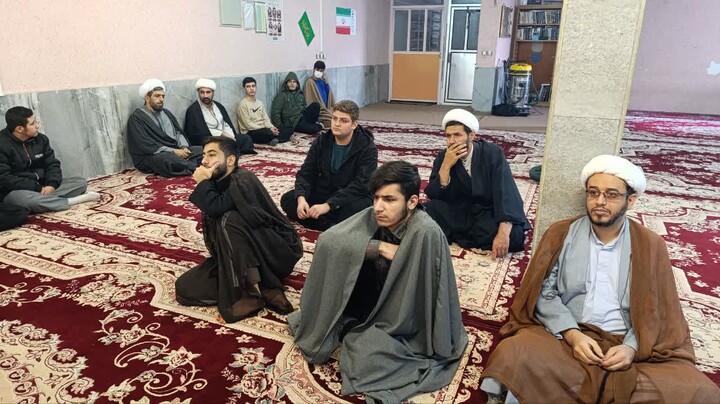 تصاویر / حضور مشاور مدیر حوزه‌های علمیه کشور در جمع طلاب مدسه علمیه اسدآباد