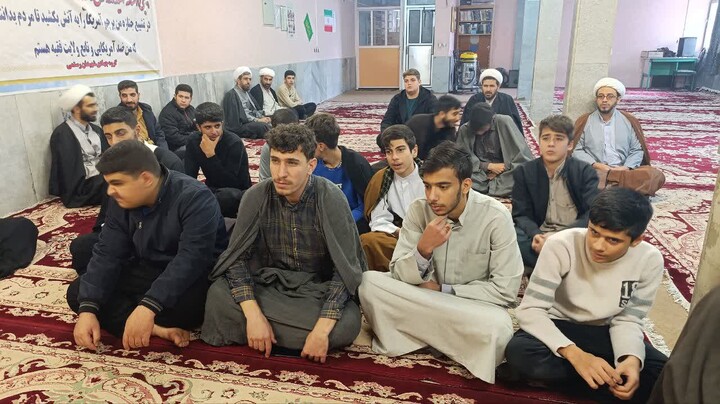 تصاویر / حضور مشاور مدیر حوزه‌های علمیه کشور در جمع طلاب مدسه علمیه اسدآباد