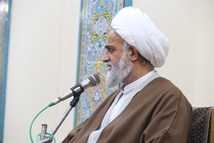 تصاویر| توسط حضرت آیت الله العظمی مکارم شیرازی جمعی از طلاب منصوریه ملبس شدند