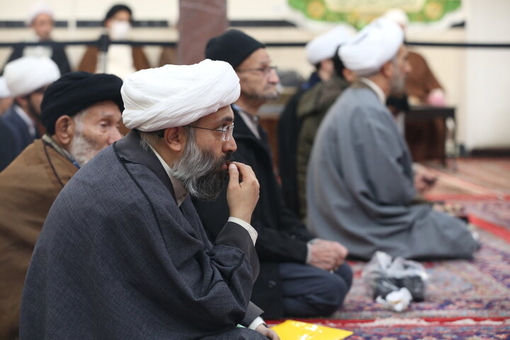 تصاویر| توسط حضرت آیت الله العظمی مکارم شیرازی جمعی از طلاب منصوریه ملبس شدند