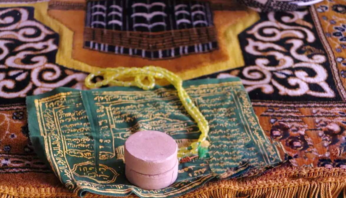 دنیا می‌خواهی، نماز شب بخوان؛ آخرت می‌خواهی، نماز شب بخوان