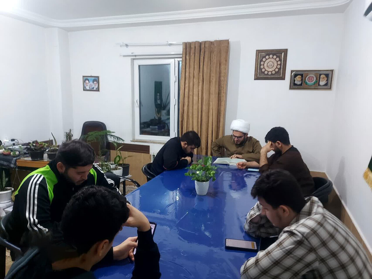 برگزاری جلسه نهج‌البلاغه‌ خوانی در مدرسه علمیه امام جعفر صادق(ع) تالش