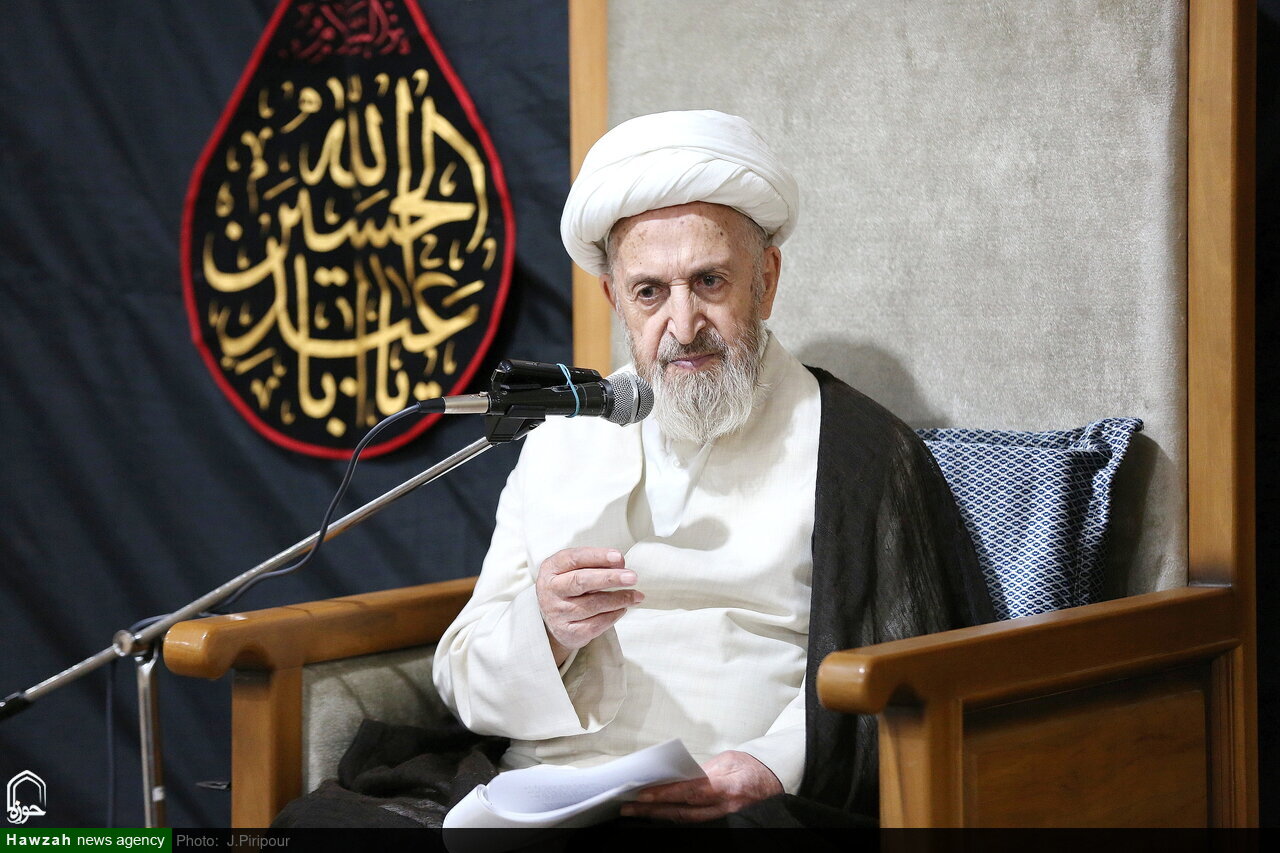 হযরত ফাতিমা (সা.আ.) সম্পর্কে সন্দেহ সৃষ্টির জবাবে আয়াতুল্লাহ আল-উজমা সুবহানীর প্রতিক্রিয়া / কাসরাভির পরিণতি থেকে শিক্ষা নিন