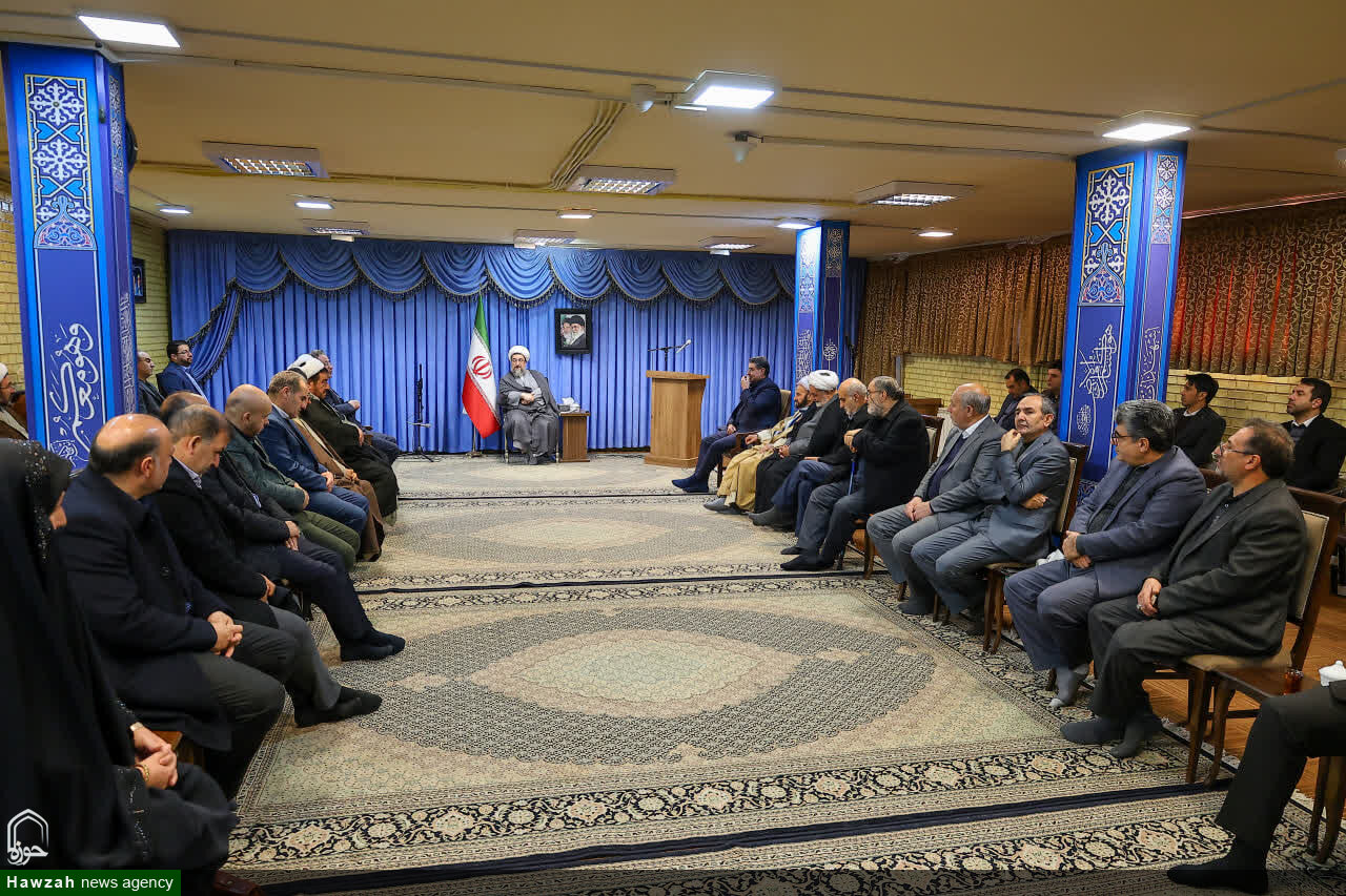 وکالت نباید محلی برای ورود نگاه‌های سیاسی باشد