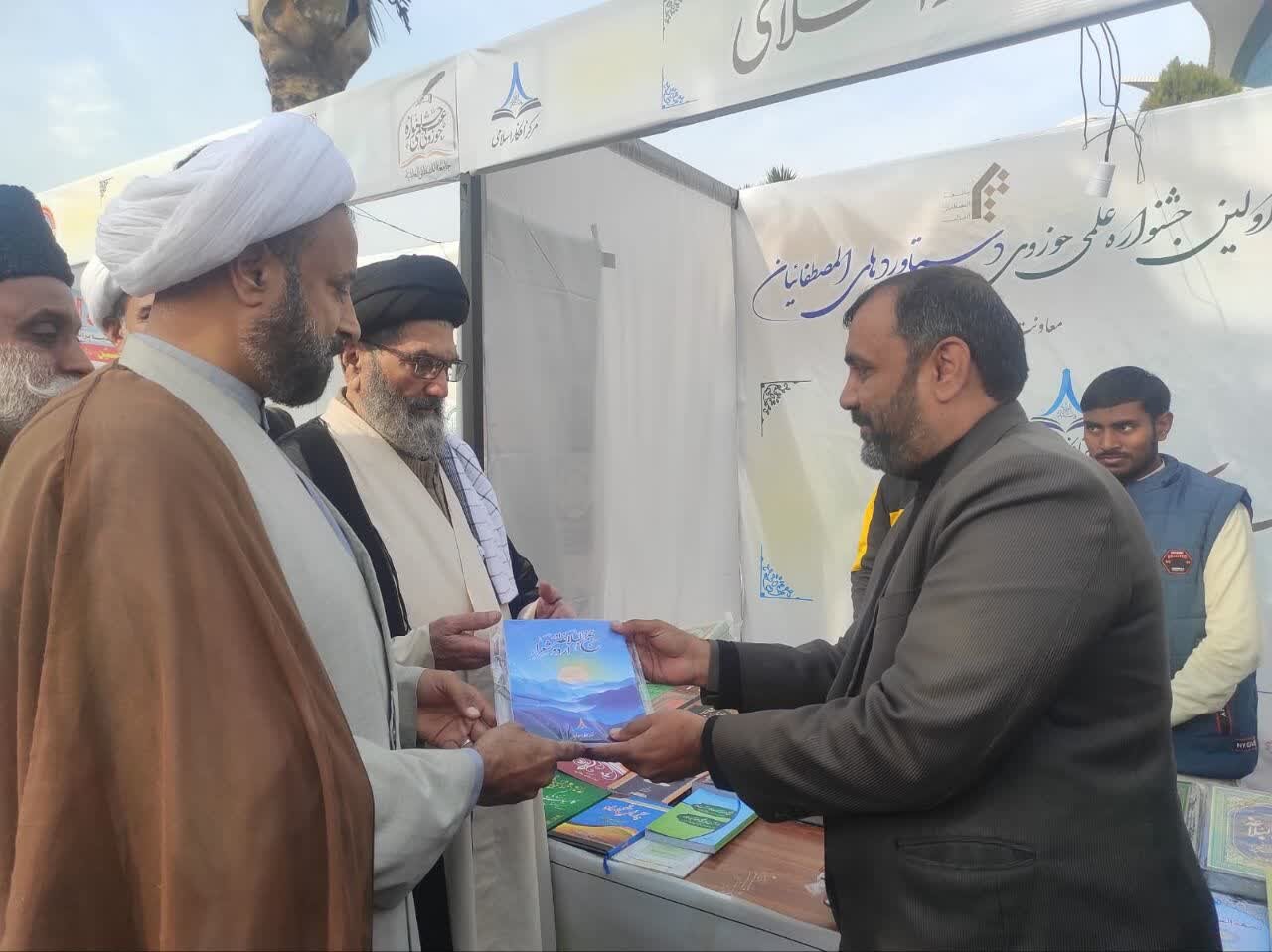 تصاویر / مرکز افکار اسلامی کی اسلام آباد میں منعقدہ کتاب میلہ میں بھرپور شرکت / اعزازی شیلڈ سے بھی نوازا گیا