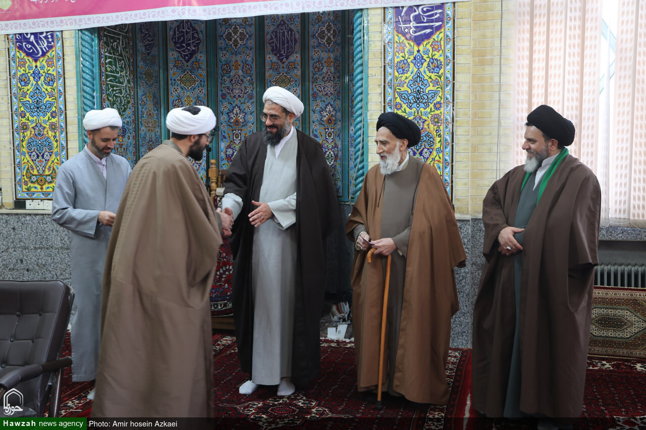 تصاویر / تقدیر از طلاب برتر مدرسه علمیه آیت الله آخوند(ره)