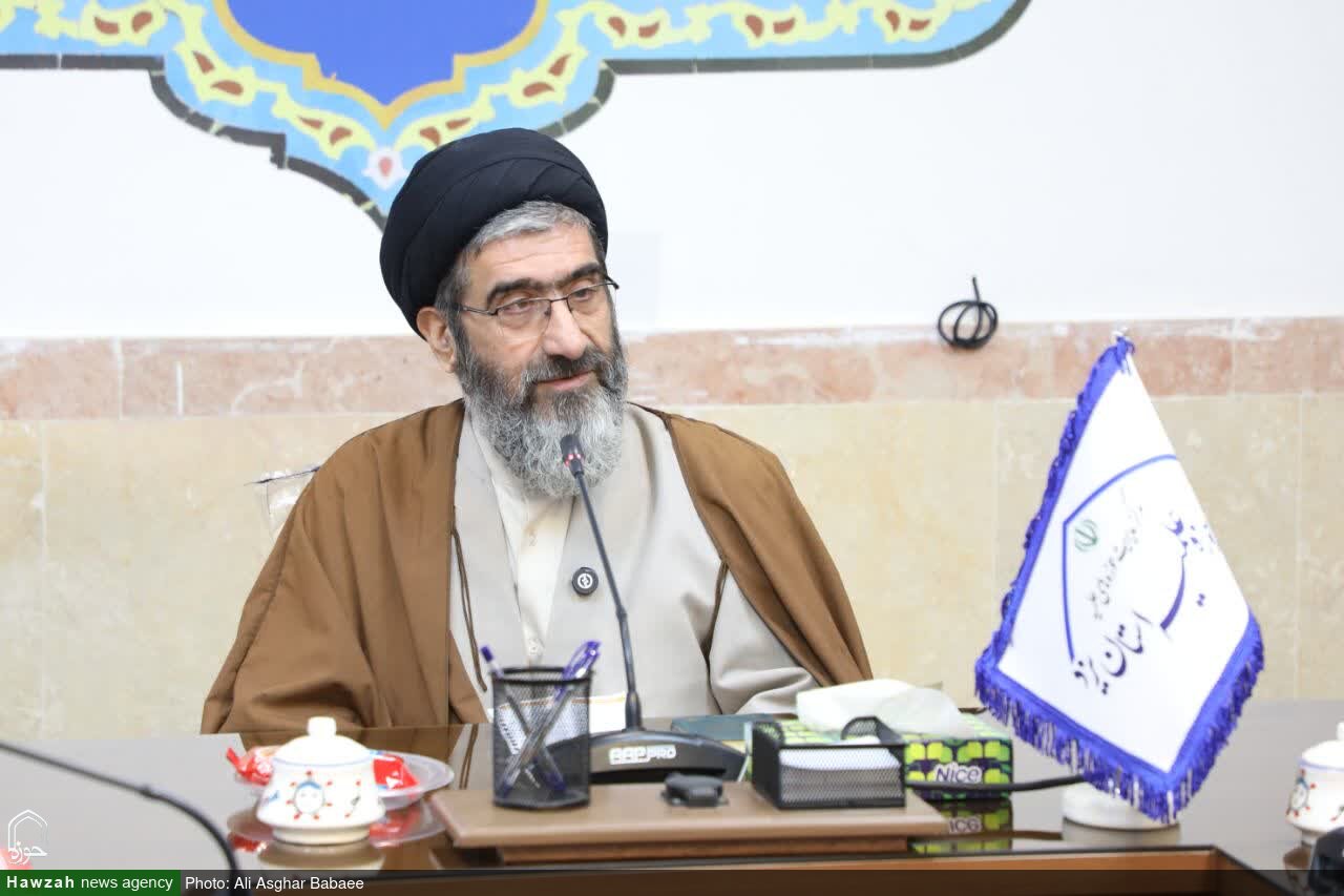 تصاویر/ جلسه بصیرتی با موضوع نقد قرآن بسندگی ویژه کادر مدارس یزد