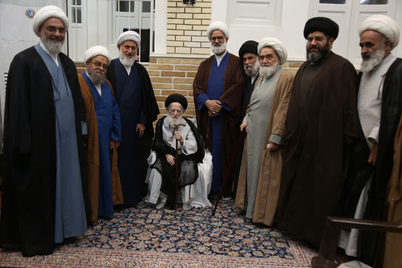 هيئة رئاسة الجمعية العامة لجماعة المدرسين تزور آية الله العظمى الشبيري الزنجاني