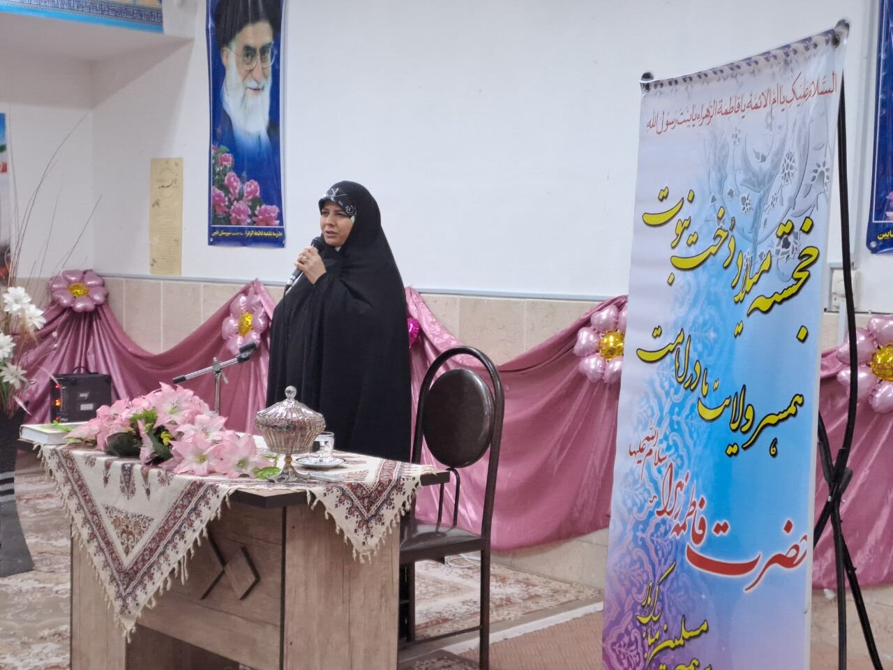 برگزاری مراسم تکریم مادران و همسران شهدا در نائین