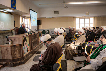 فیلم|نشست تخصصی سواد رسانه‌ای و فضای مجازی ویژه اساتید مدارس علمیه همدان