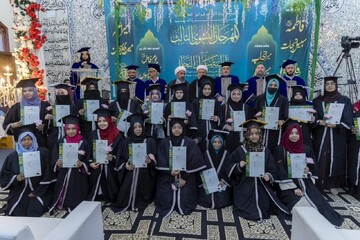 آستان حضرت عباس علیه السلام در پاکستان جشنواره فاطمی برگزار کرد