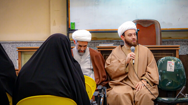 تصاویر/هم‌نشینی مبلغان طرح امین با مسئولان تبلیغی در همدان