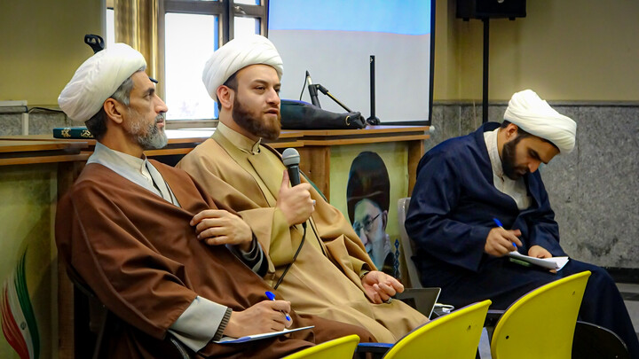 تصاویر/هم‌نشینی مبلغان طرح امین با مسئولان تبلیغی در همدان