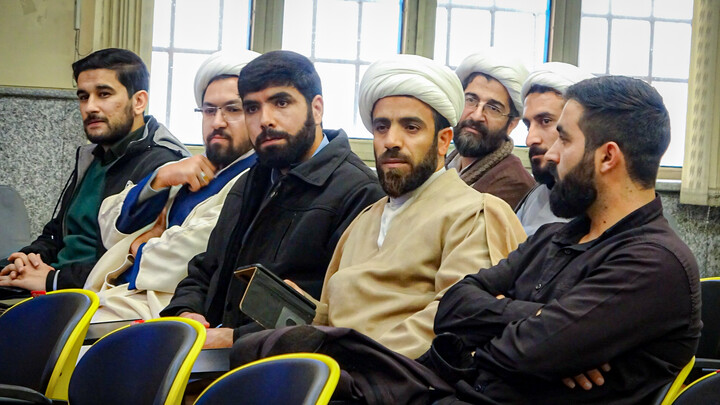 تصاویر/هم‌نشینی مبلغان طرح امین با مسئولان تبلیغی در همدان