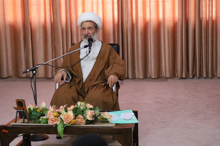 یش نشست کنگره بین المللی پیامبر اعظم محور وحدت امت اسلامی در اندیشه های قرآنی رهبری در ایرانشهر