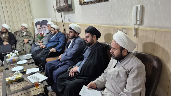 تصاویر/ نشست معاونان آموزش مدارس علمیه کاشان