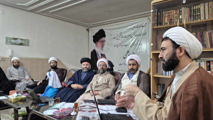 تصاویر/ نشست معاونان آموزش مدارس علمیه کاشان