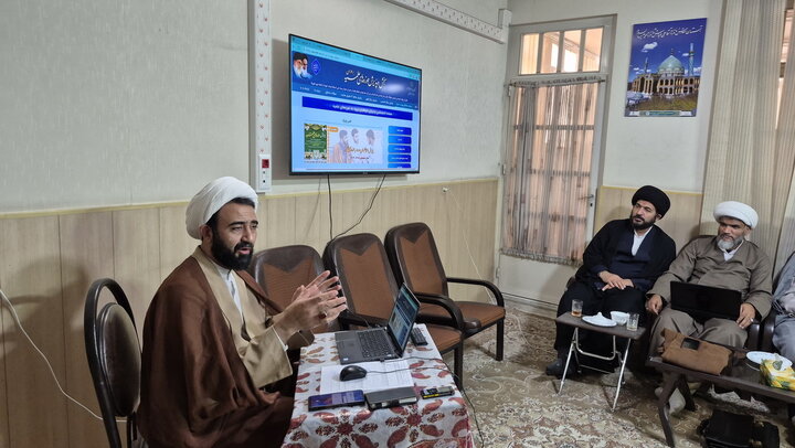 تصاویر/ نشست معاونان آموزش مدارس علمیه کاشان