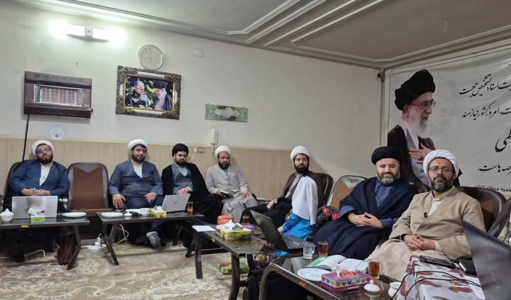 تصاویر/ نشست معاونان آموزش مدارس علمیه کاشان