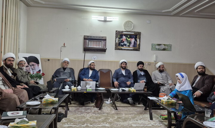 تصاویر/ نشست معاونان آموزش مدارس علمیه کاشان