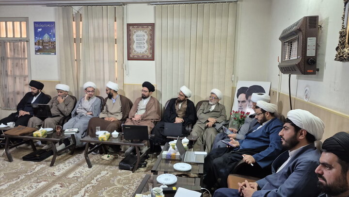 تصاویر/ نشست معاونان آموزش مدارس علمیه کاشان