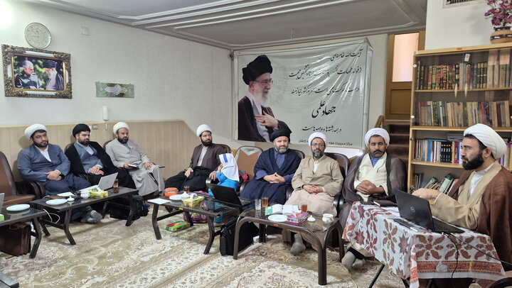 تصاویر/ نشست معاونان آموزش مدارس علمیه کاشان