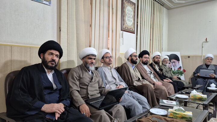 تصاویر/ نشست معاونان آموزش مدارس علمیه کاشان