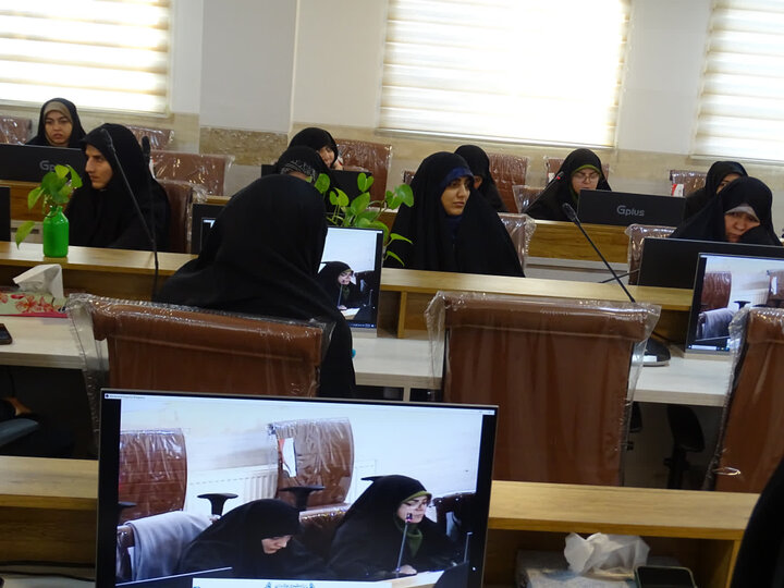 گزارش تصویری از برگزاری کرسی آزاداندیشی با موضوع «ورود حکومت به مسئله حجاب؛ حق یا تکلیف؟»