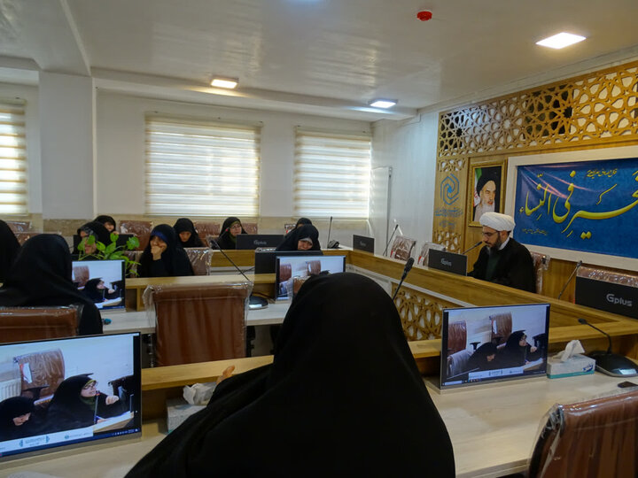 گزارش تصویری از برگزاری کرسی آزاداندیشی با موضوع «ورود حکومت به مسئله حجاب؛ حق یا تکلیف؟»