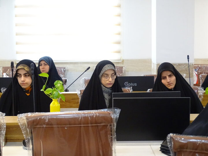 گزارش تصویری از برگزاری کرسی آزاداندیشی با موضوع «ورود حکومت به مسئله حجاب؛ حق یا تکلیف؟»