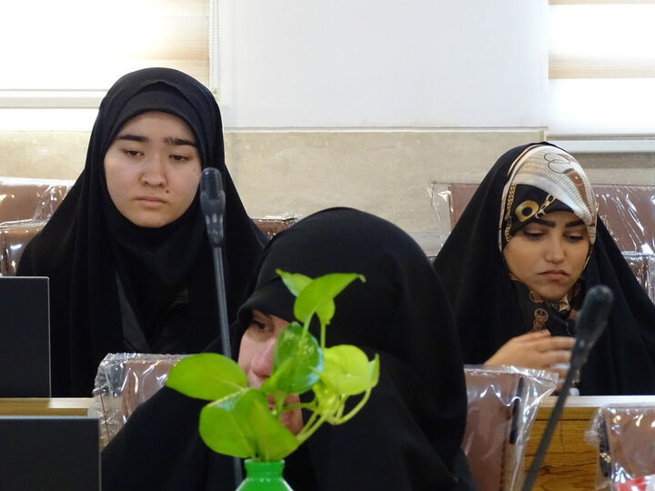 گزارش تصویری از برگزاری کرسی آزاداندیشی با موضوع «ورود حکومت به مسئله حجاب؛ حق یا تکلیف؟»