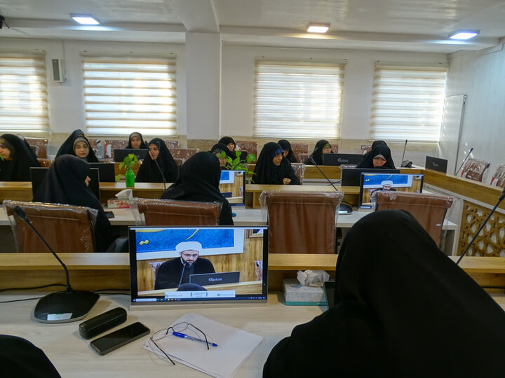 گزارش تصویری از برگزاری کرسی آزاداندیشی با موضوع «ورود حکومت به مسئله حجاب؛ حق یا تکلیف؟»