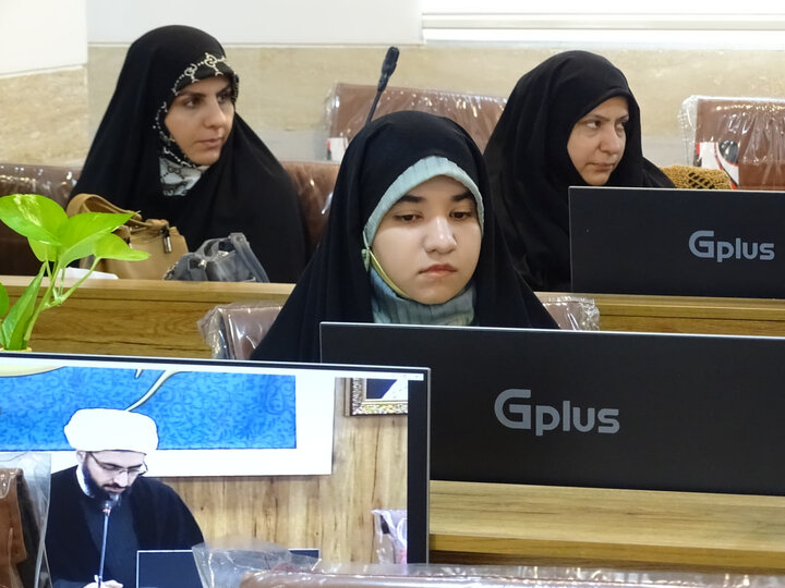 گزارش تصویری از برگزاری کرسی آزاداندیشی با موضوع «ورود حکومت به مسئله حجاب؛ حق یا تکلیف؟»