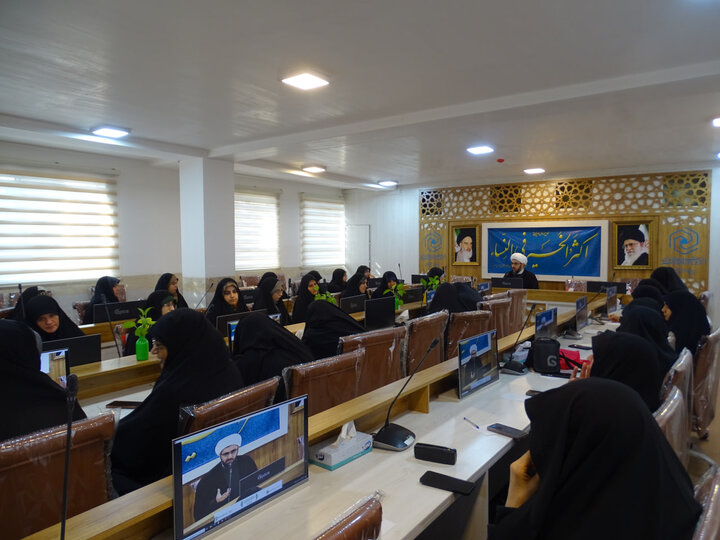گزارش تصویری از برگزاری کرسی آزاداندیشی با موضوع «ورود حکومت به مسئله حجاب؛ حق یا تکلیف؟»