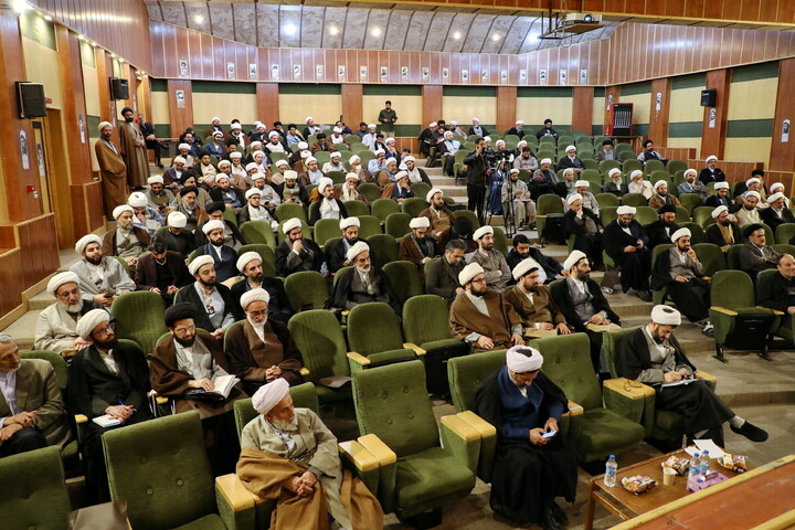 تصاویر/ اجلاسیه مدیران و معاونان پژوهش مدارس و مراکز حوزه علمیه قم