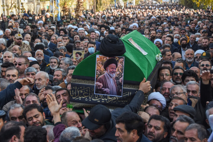 تصاویر/ مراسم تشییع پیکر آیت الله سید محمد شاهچراغی در سمنان