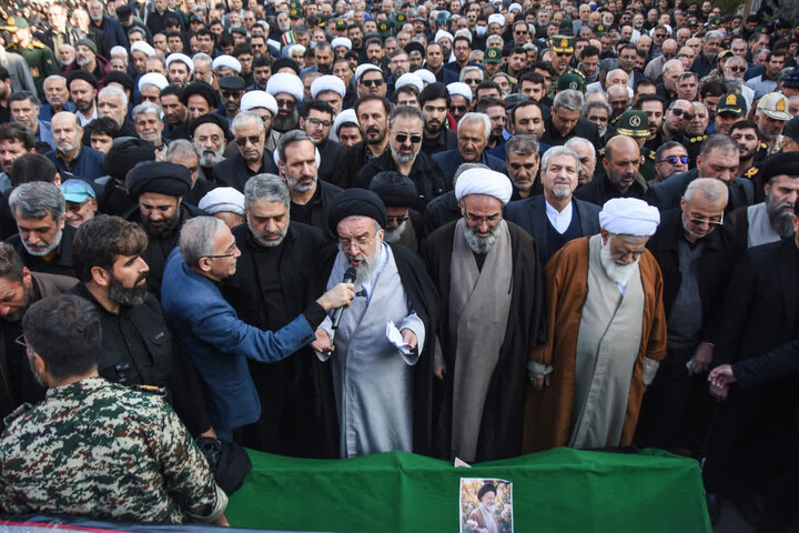 تصاویر/ مراسم تشییع پیکر آیت الله سید محمد شاهچراغی در سمنان