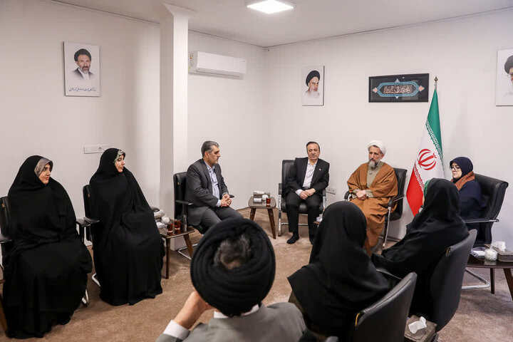 تصاویر / دیدار سخنگوی دولت با نماینده ولی فقیه در استان قزوین