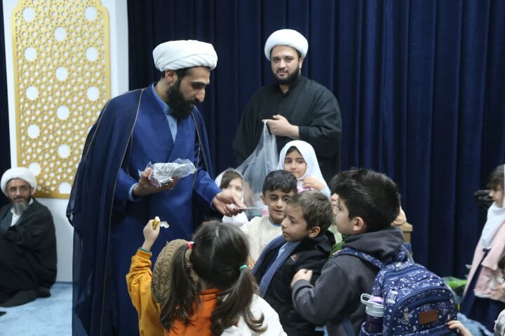 تصاویر /دوره آموزشی ویژه مبلغان بومی و ائمه جماعات بقاع متبرکه و اماکن مذهبی استان قزوین برگزار شد