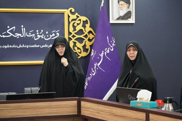 تصاویر/ نشست بزرگداشت روز زن و مقام مادر