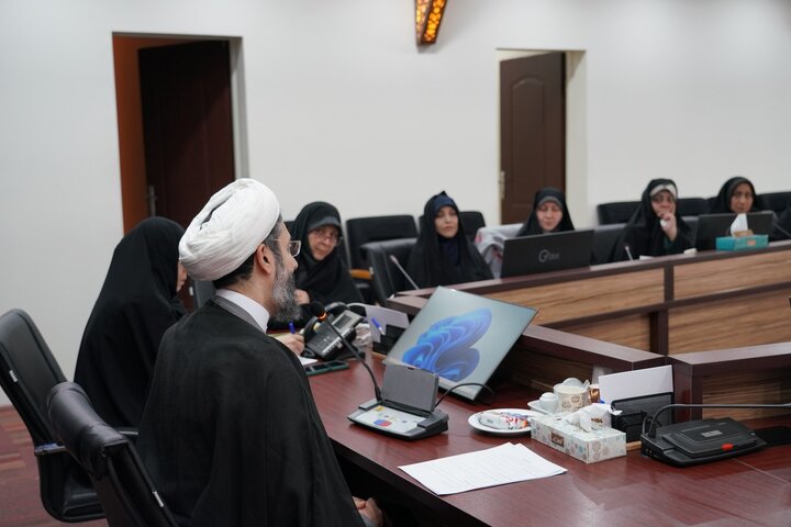 تصاویر/ نشست بزرگداشت روز زن و مقام مادر