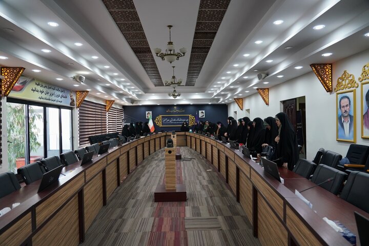 تصاویر/ نشست بزرگداشت روز زن و مقام مادر