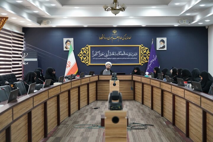 تصاویر/ نشست بزرگداشت روز زن و مقام مادر