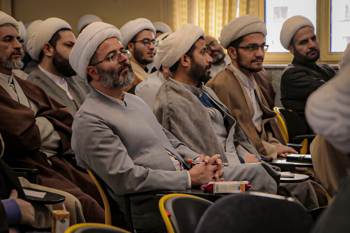 تصاویر/نشست تخصصی سواد رسانه‌ای و فضای مجازی ویژه اساتید مدارس علمیه همدان