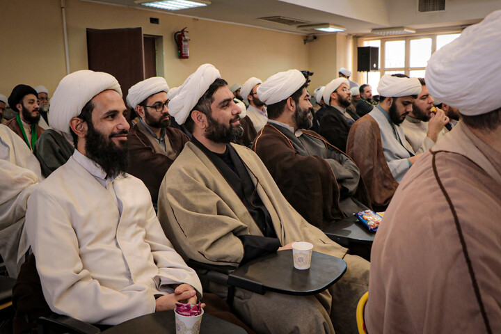 تصاویر/نشست تخصصی سواد رسانه‌ای و فضای مجازی ویژه اساتید مدارس علمیه همدان