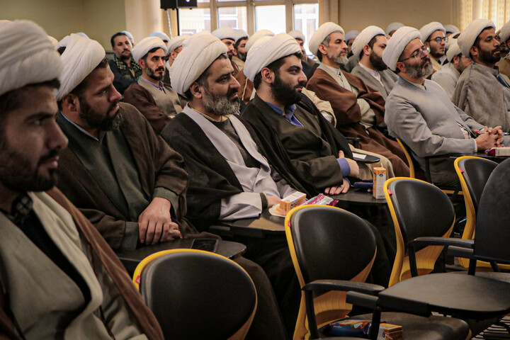 تصاویر/نشست تخصصی سواد رسانه‌ای و فضای مجازی ویژه اساتید مدارس علمیه همدان