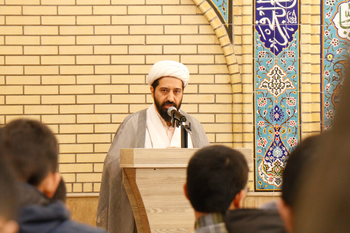 آیین اختتامیه جشنواره علامه حلی مدرسه علمیه صالحیه با حضور مدیر حوزه علمیه استان کرمان، اساتید و طلاب و ارائه مقالات پژوهشی طلاب منتخب.